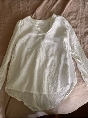 White Linen V-Neck Long Sleeve Women's Top